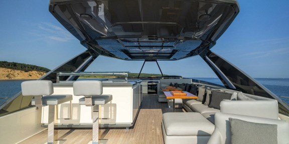 DATE NIGHT Luxury Yacht Charter Ferretti 920 Sundeck