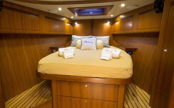 The 21m Yacht DESTINY