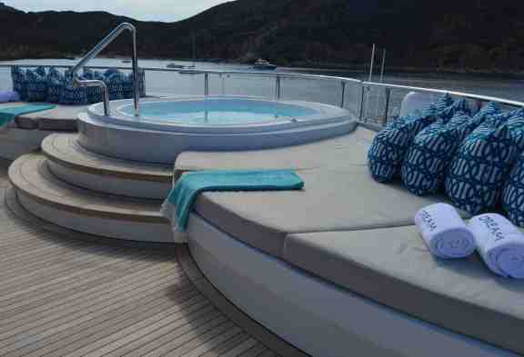 DREAM Sun Deck Jacuzzi