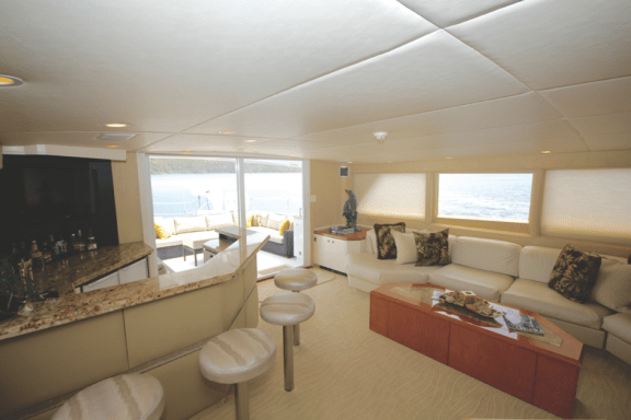 EL JEFE - bar in saloon