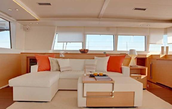 Catamaran ENIGMA - Salon Seating 2