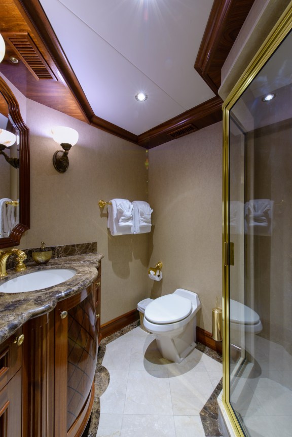 Captains Quarters Head