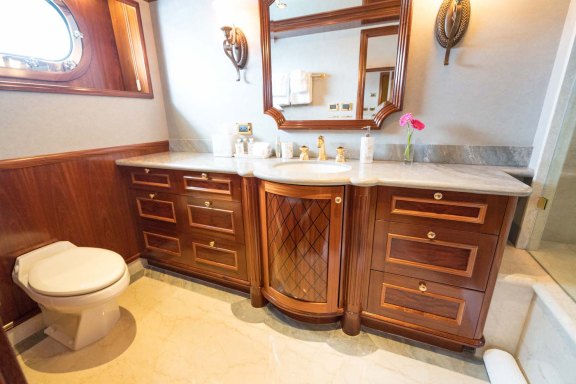 Guest Stateroom Stardboard Head