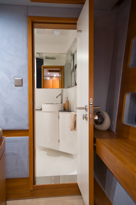 Mamma Mia - Guest Bathroom