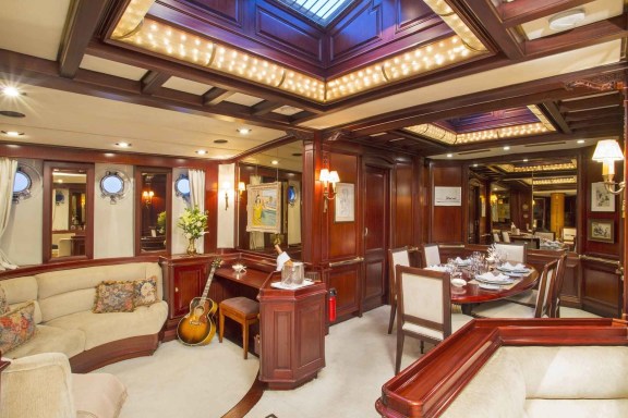 The 38m Yacht GLORIA