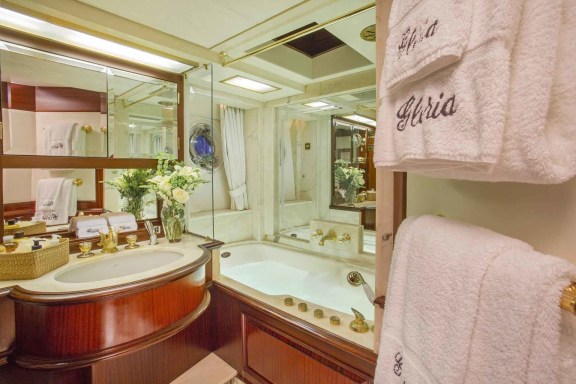 The 38m Yacht GLORIA