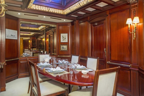 The 38m Yacht GLORIA