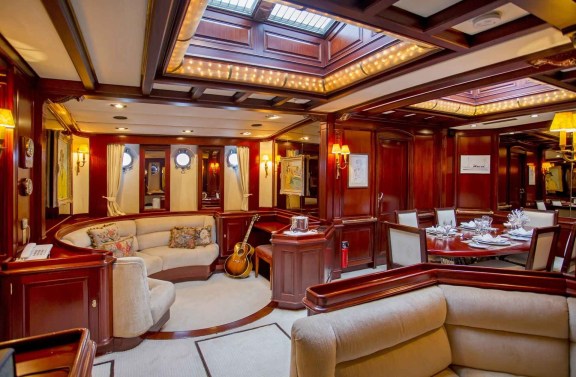 The 38m Yacht GLORIA