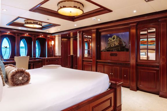 Image of LADY BETH yacht #13