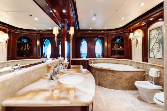 Image of LADY BETH yacht #16