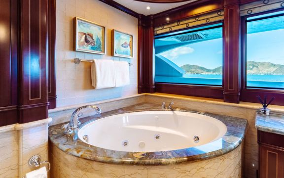 Image of LADY BETH yacht #20