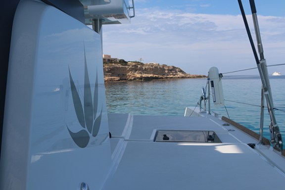 Catamaran LOTUS - Side Deck