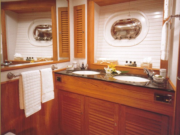 The 35m Yacht MANUTARA