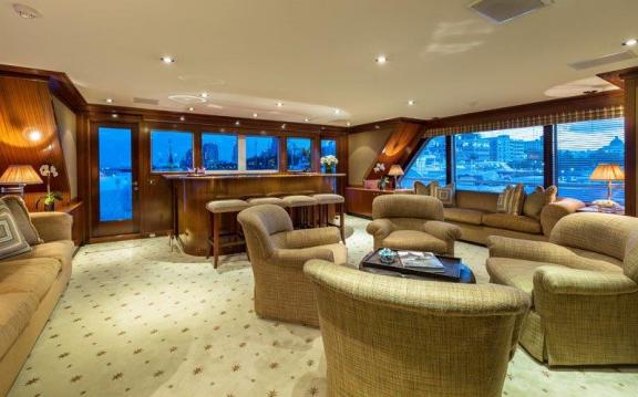 Motor Yacht GRAVITAS - Skylounge seating