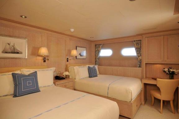 Motor Yacht GRAVITAS - Twin cabin