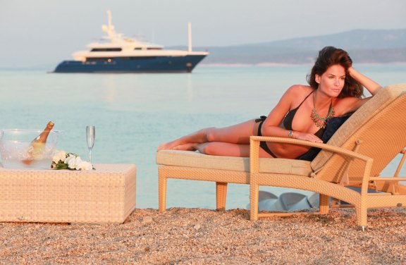 Yacht MARY JEAN II By ISA - Beach