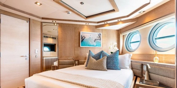 NORMA JEAN Luxury Charter Yacht Palmer Johnson PJ150 Cabin Double