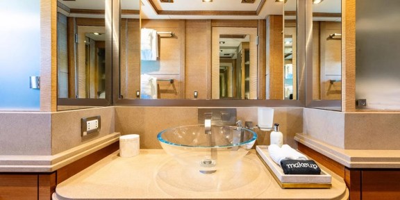 NORMA JEAN Luxury Charter Yacht Palmer Johnson PJ150 Double Ensuite