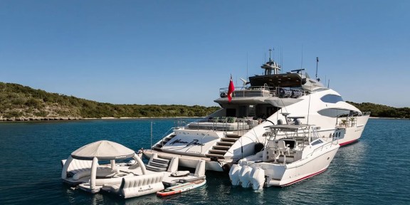 NORMA JEAN Luxury Charter Yacht Palmer Johnson PJ150 At Anchor