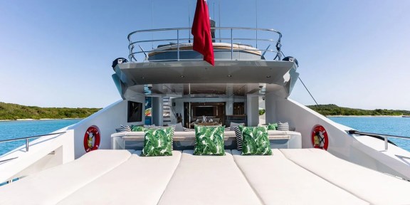 NORMA JEAN Luxury Charter Yacht Palmer Johnson PJ150 Main Deck Sunbeds