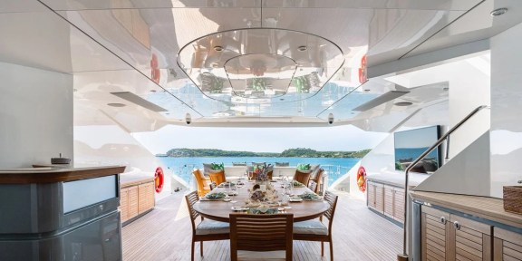 NORMA JEAN Luxury Charter Yacht Palmer Johnson PJ150 Aft Dining