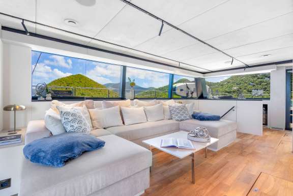 Image of Perfect Moon yacht #2