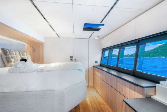 Image of Perfect Moon yacht #7