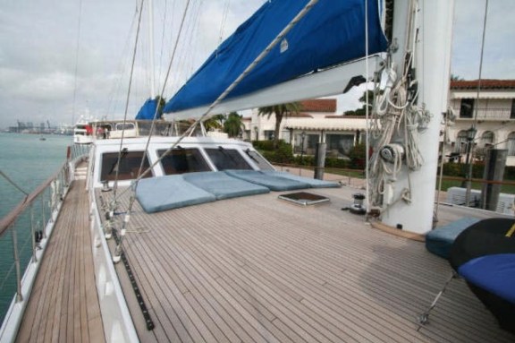 Yacht QUEEN SOUTH III - Foredeck