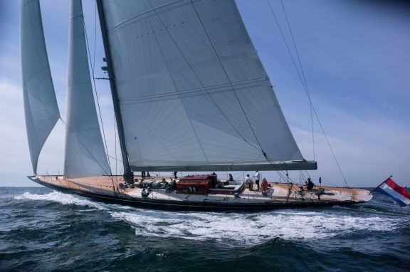 The 39m Yacht RAINBOW