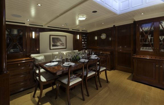 The 39m Yacht RAINBOW