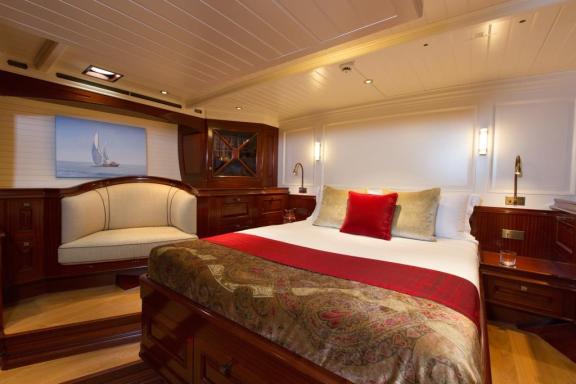 RAINBOW - Master cabin