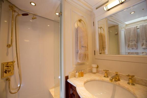 RAINBOW - Twin bathroom