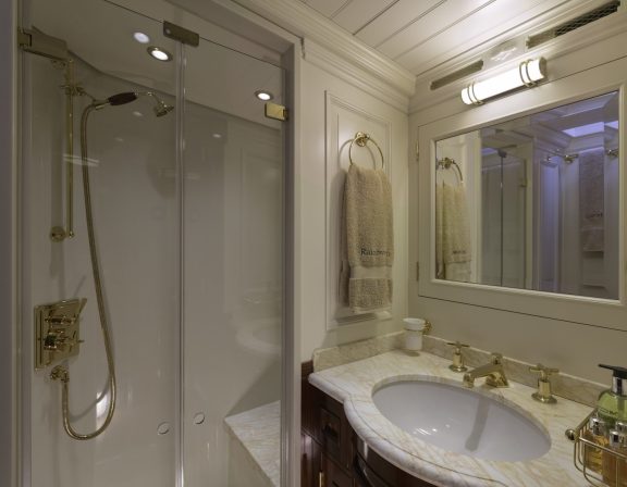 The 39m Yacht RAINBOW