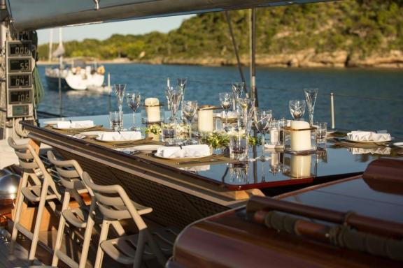 RAINBOW - Alfresco dining