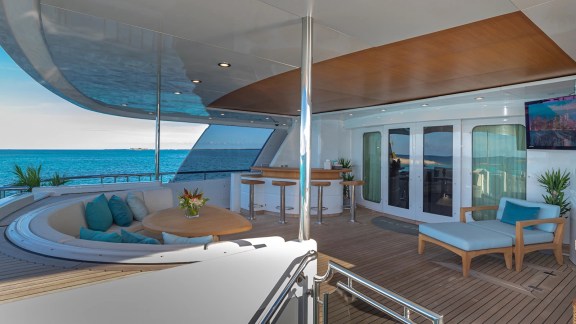 Image of REVERIE yacht #24