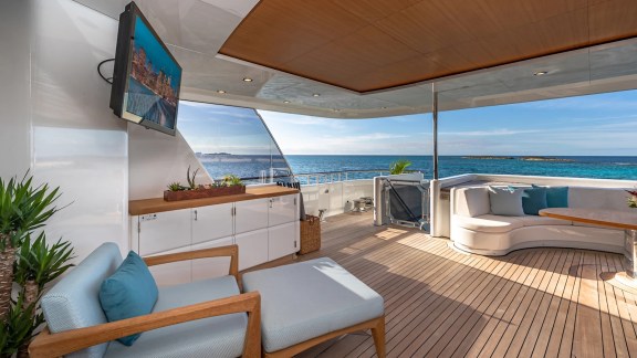 Image of REVERIE yacht #25