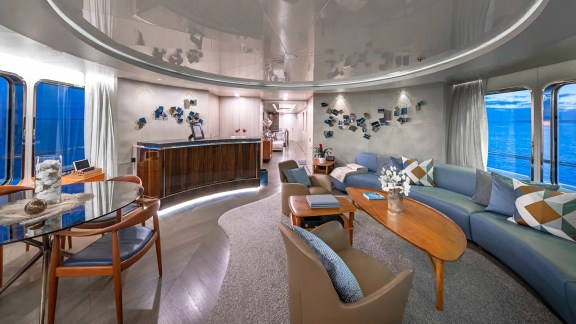 Image of REVERIE yacht #29