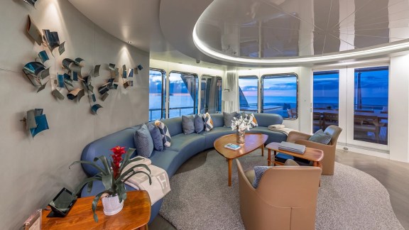 Image of REVERIE yacht #30