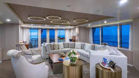 Image of REVERIE yacht #31