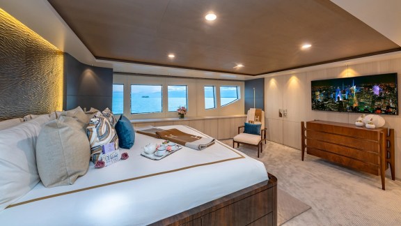 Image of REVERIE yacht #43