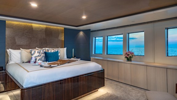 Image of REVERIE yacht #44