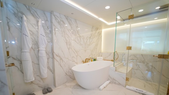 Image of REVERIE yacht #61