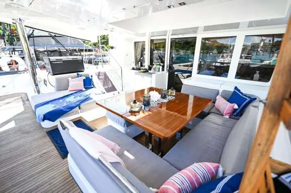 Image of SHANGRI LA yacht #9
