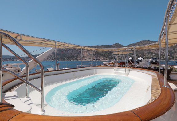 SHERAKHAN 18 Person Jacuzzi