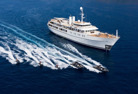 SHERAKHAN with Water Toys