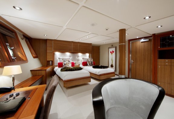 SHERAKHAN Convertible Twin/King Cabin