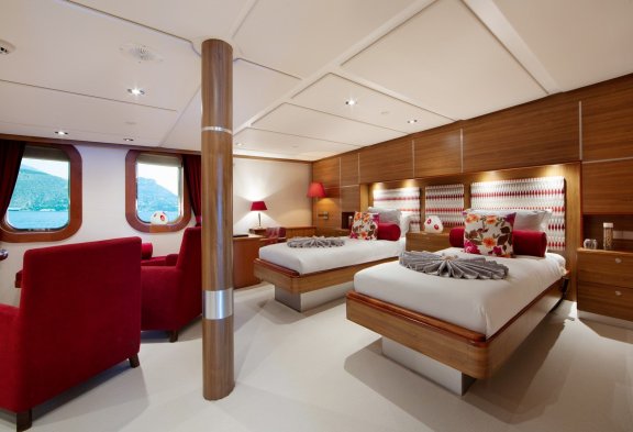 SHERAKHAN Guest King Cabin