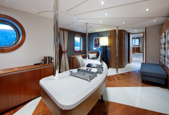 SHERAKHAN Master Suite Office