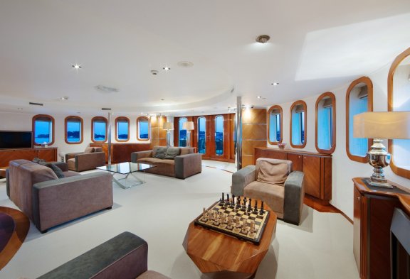 SHERAKHAN Main Salon