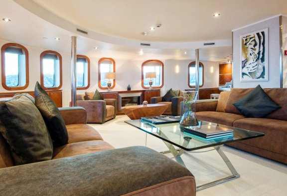 SHERAKHAN Main Salon Seating